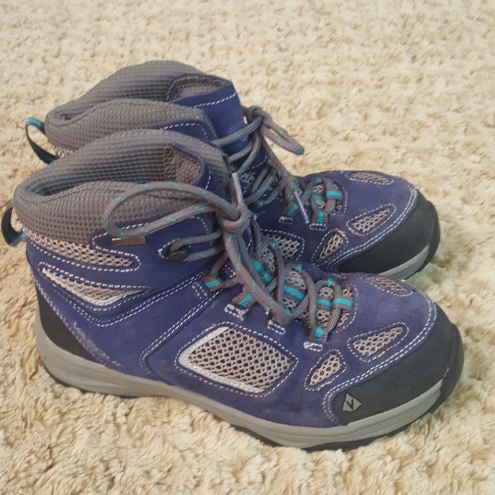 Vasque boys size 6 Hiking Boots